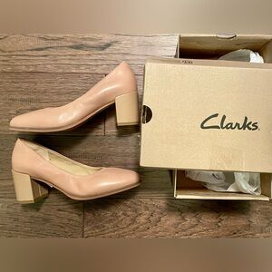 NEW Clarks Women's Praline Leather Block Heel Pumps